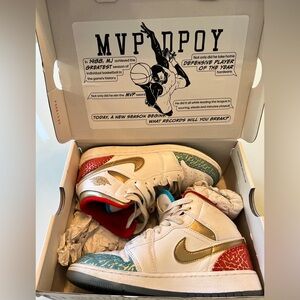 NIKE AIR JORDAN 1 MID SS (GS) SIZE 4Y